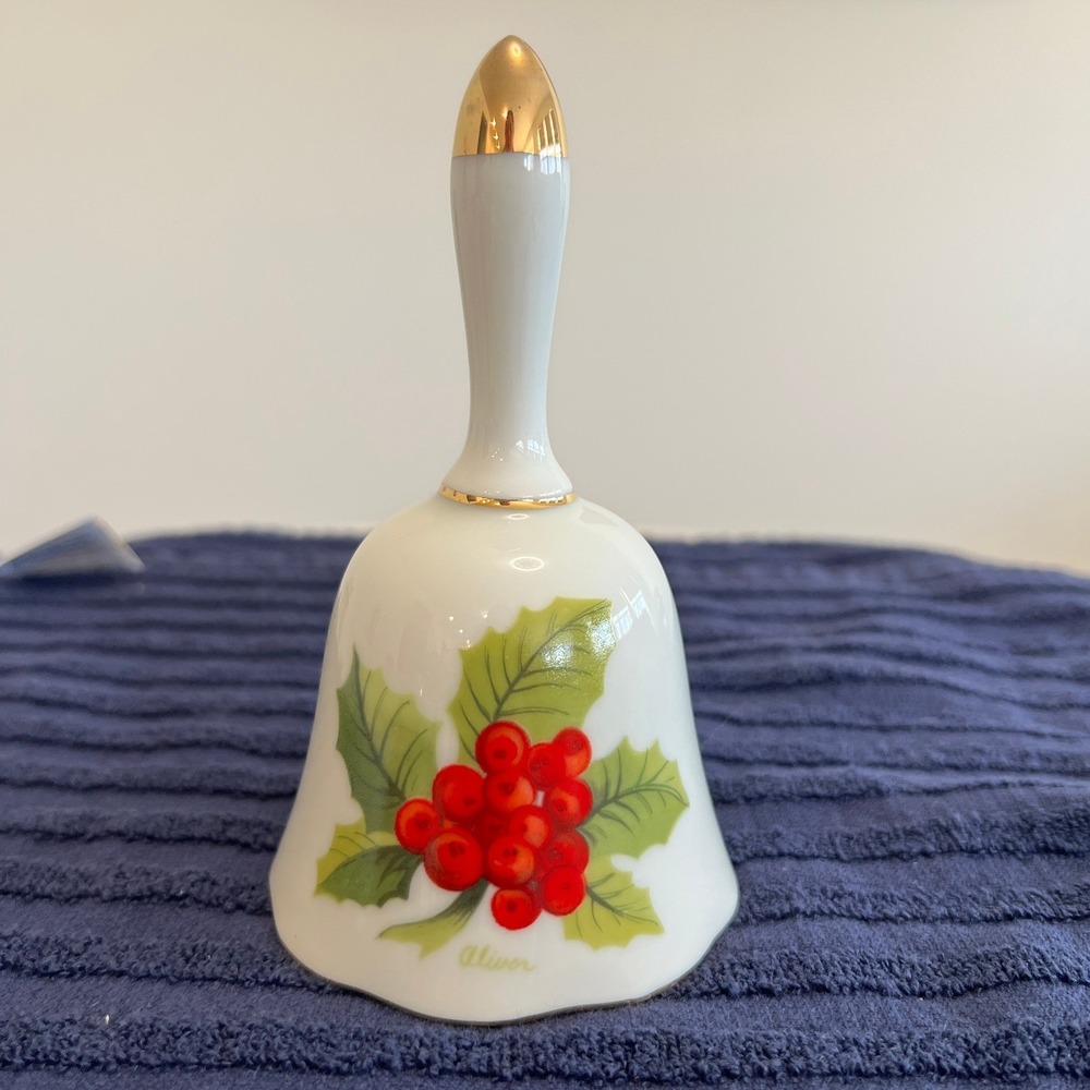 Vtg Porcelain Christmas Bell Holly Berries Milk Glass Holiday Retro Decor - Picture 1 of 8